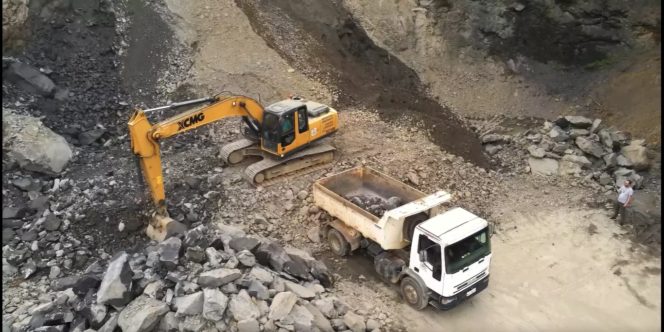 Mafra Trabalha na Reconstrução das Estradas do Interior Após Desastres Naturais